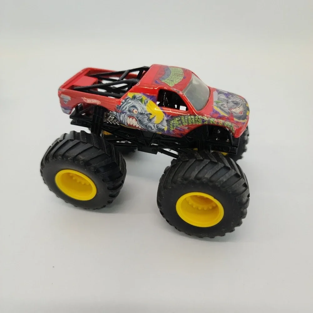 Hot Wheels Monster Jam Truck Lot Jurassic Attack Monster Mutt‎ Captains Curse
